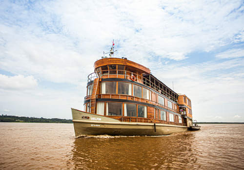 Delfin II cruising the Amazon